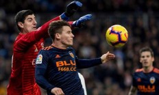 开云体育官网-瓦伦西亚门将把守球门，助球队零封对手取得胜利的简单介绍