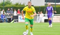 开云体育入口-南特教练团队鼓励年轻球员，拼搏向前