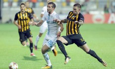 开云体育在线-皇家社会战胜对手，全队士气高涨！