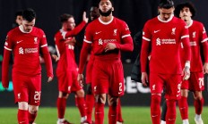 开云平台-利物浦惨败，欧冠梦碎