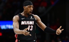 开云下载-步行者客场逆袭，奇才队主场再遭压制