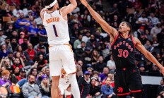 开云体育-凤凰城反超马刺，布克独取分奠定胜局的简单介绍