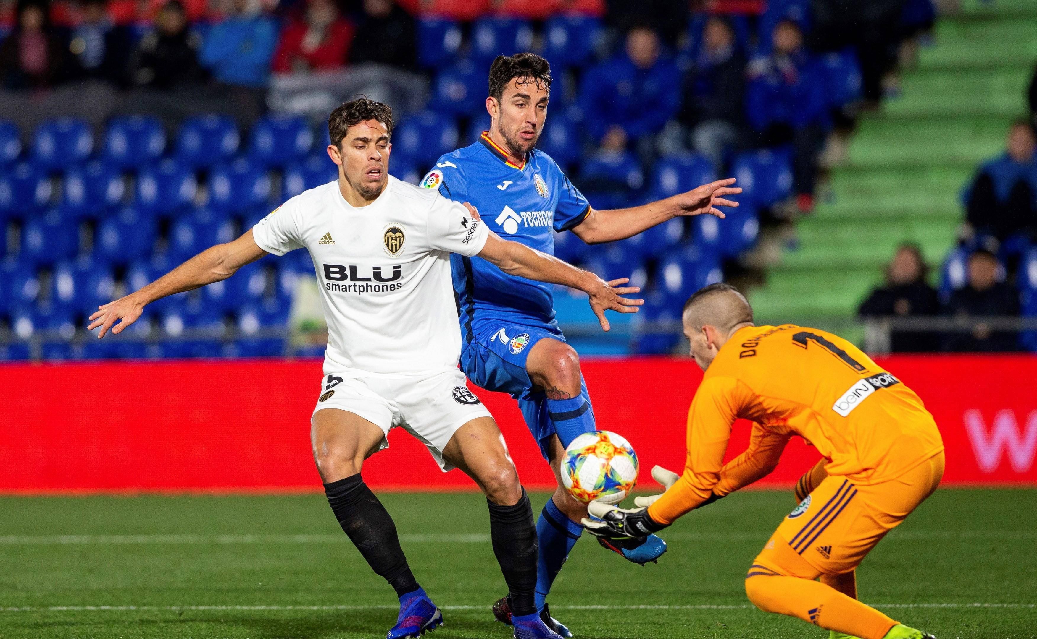 巴伦西亚战绩下滑,频遭连败 巴伦西亚战绩下滑,频遭连败