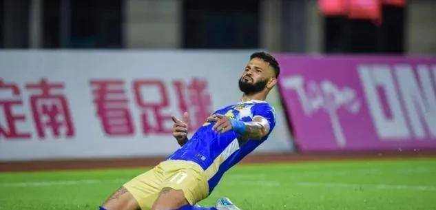 多佛尔主场逆袭胜利,积分榜上升 多佛尔主场逆袭胜利,积分榜上升