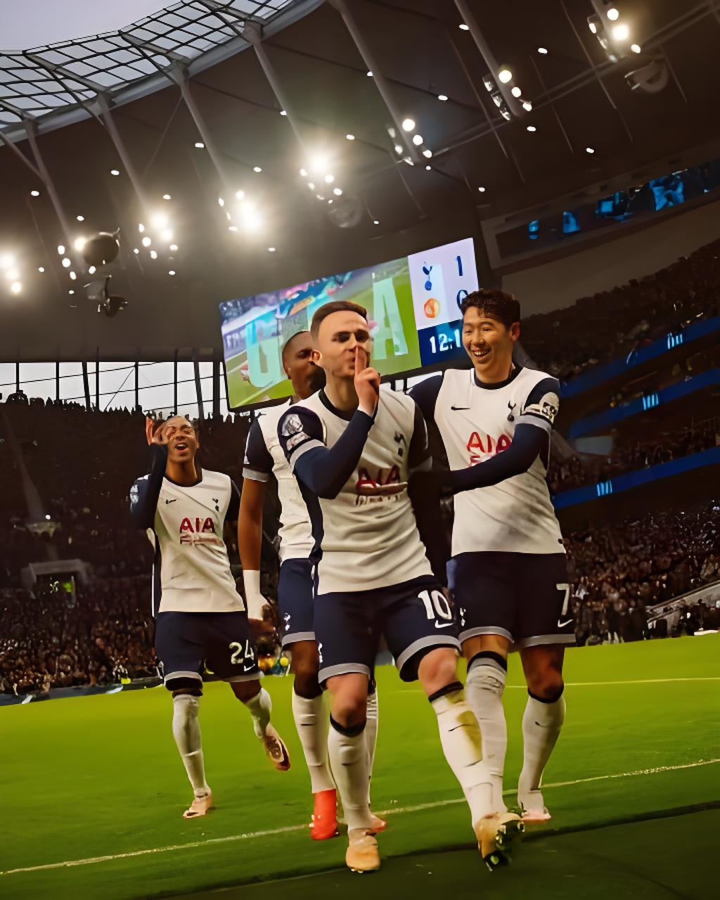 曼城主场强势战胜热刺,英超争冠三足鼎立 曼城主场强势战胜热刺,英超争冠三足鼎立