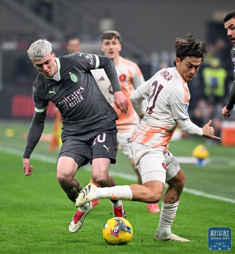 包含AC米兰主场对阵罗马,鏖战至最后的词条 包含AC米兰主场对阵罗马,鏖战至最后的词条