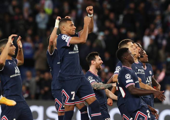 包含巴黎圣日耳曼队再次带着胜利归来的词条