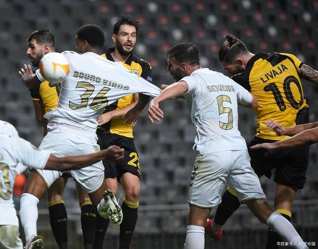 包含荷兰队球员联手进攻,锁定成功的词条 包含荷兰队球员联手进攻,锁定成功的词条