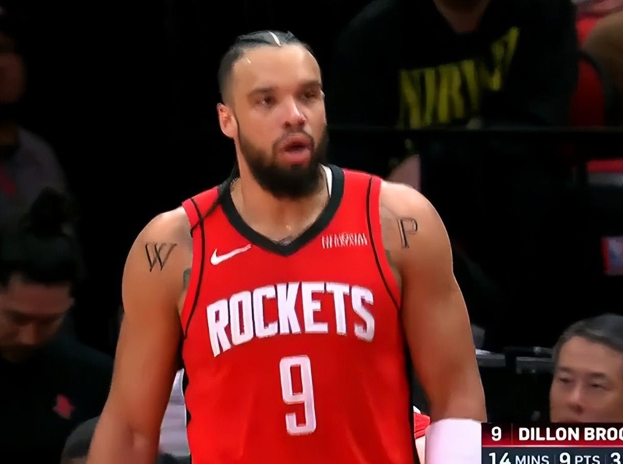 公牛队员因伤退出比赛,局势紧张 公牛队员因伤退出比赛,局势紧张