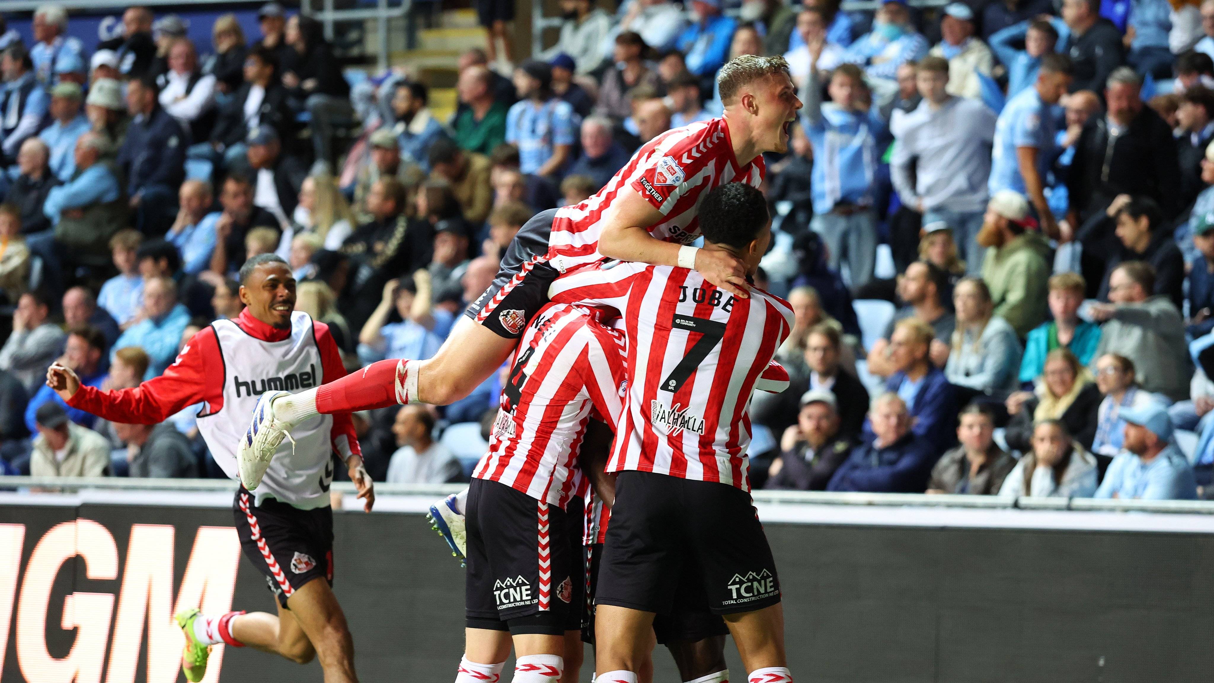 桑德兰主场大胜,全队斗志昂扬 桑德兰主场大胜,全队斗志昂扬