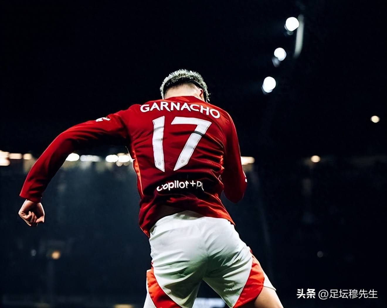 弗赖堡夺冠希望越来越大,抢眼表现耀眼 弗赖堡夺冠希望越来越大,抢眼表现耀眼