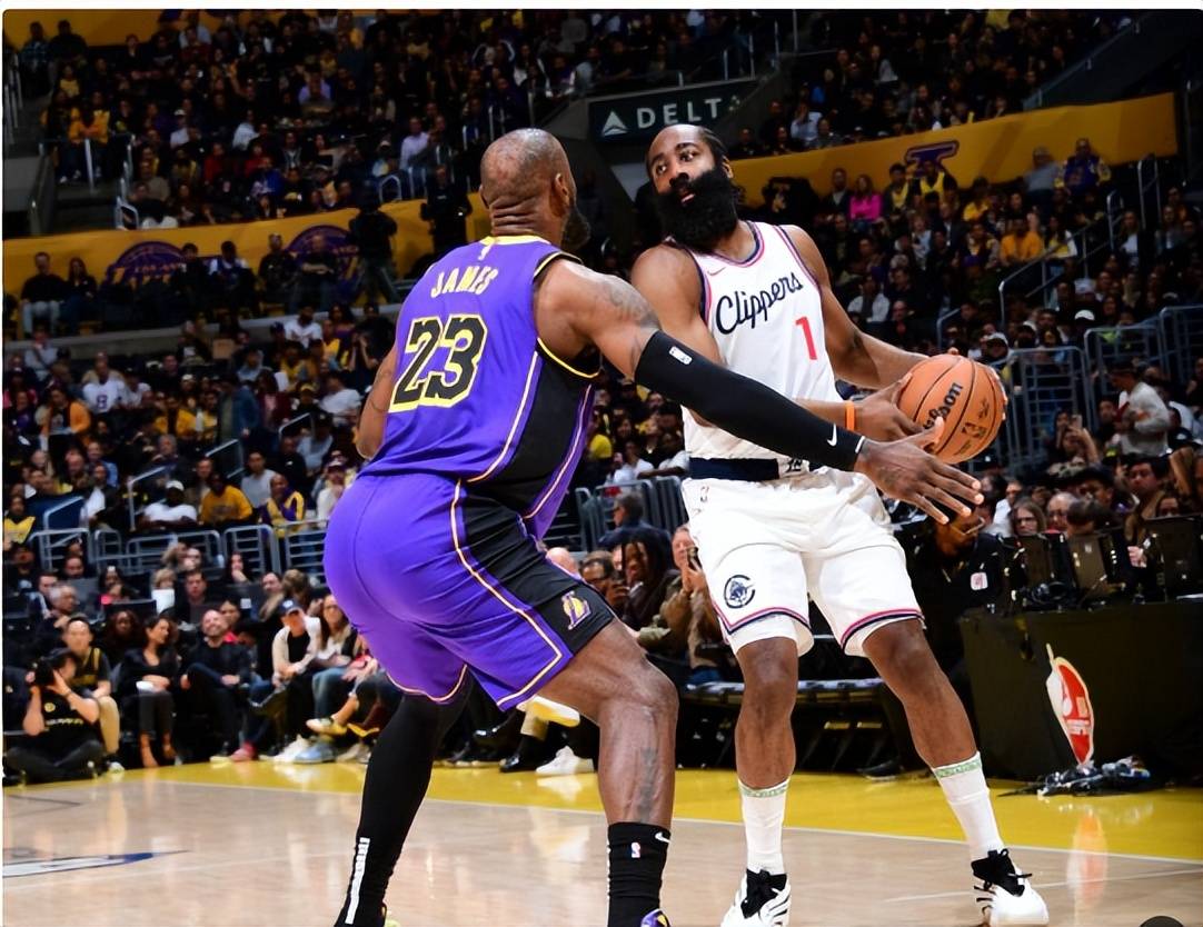 快船客场大胜勇士,成功反超西部榜首的简单介绍 快船客场大胜勇士,成功反超西部榜首的简单介绍