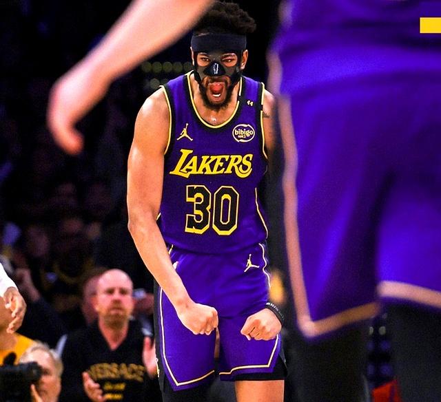 快船惊险逆转湖人,战局再起 快船惊险逆转湖人,战局再起