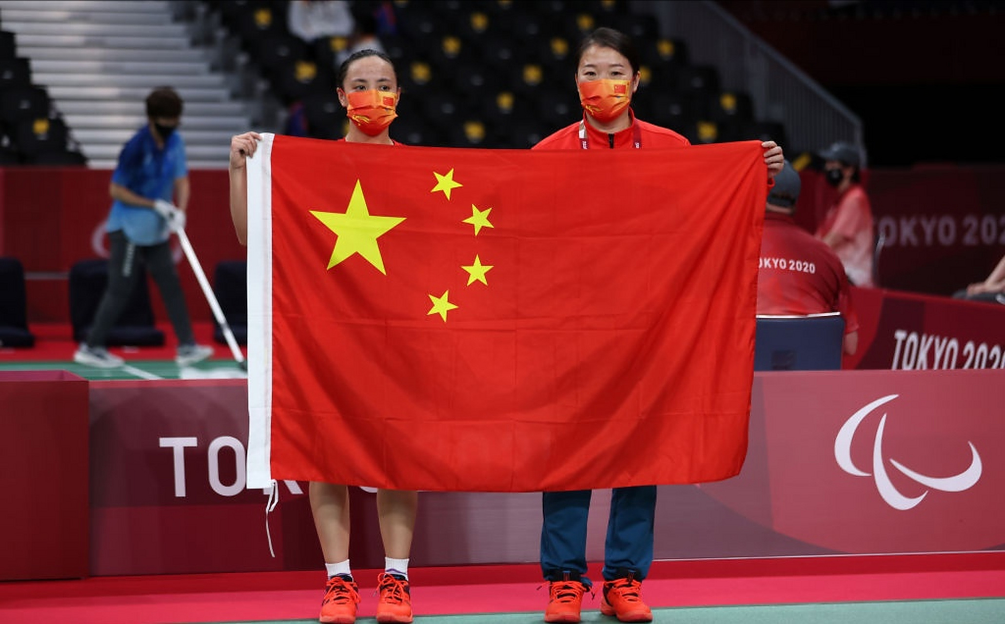 女选手临危不惧,突破极限夺得金牌完美收官 女选手临危不惧,突破极限夺得金牌完美收官