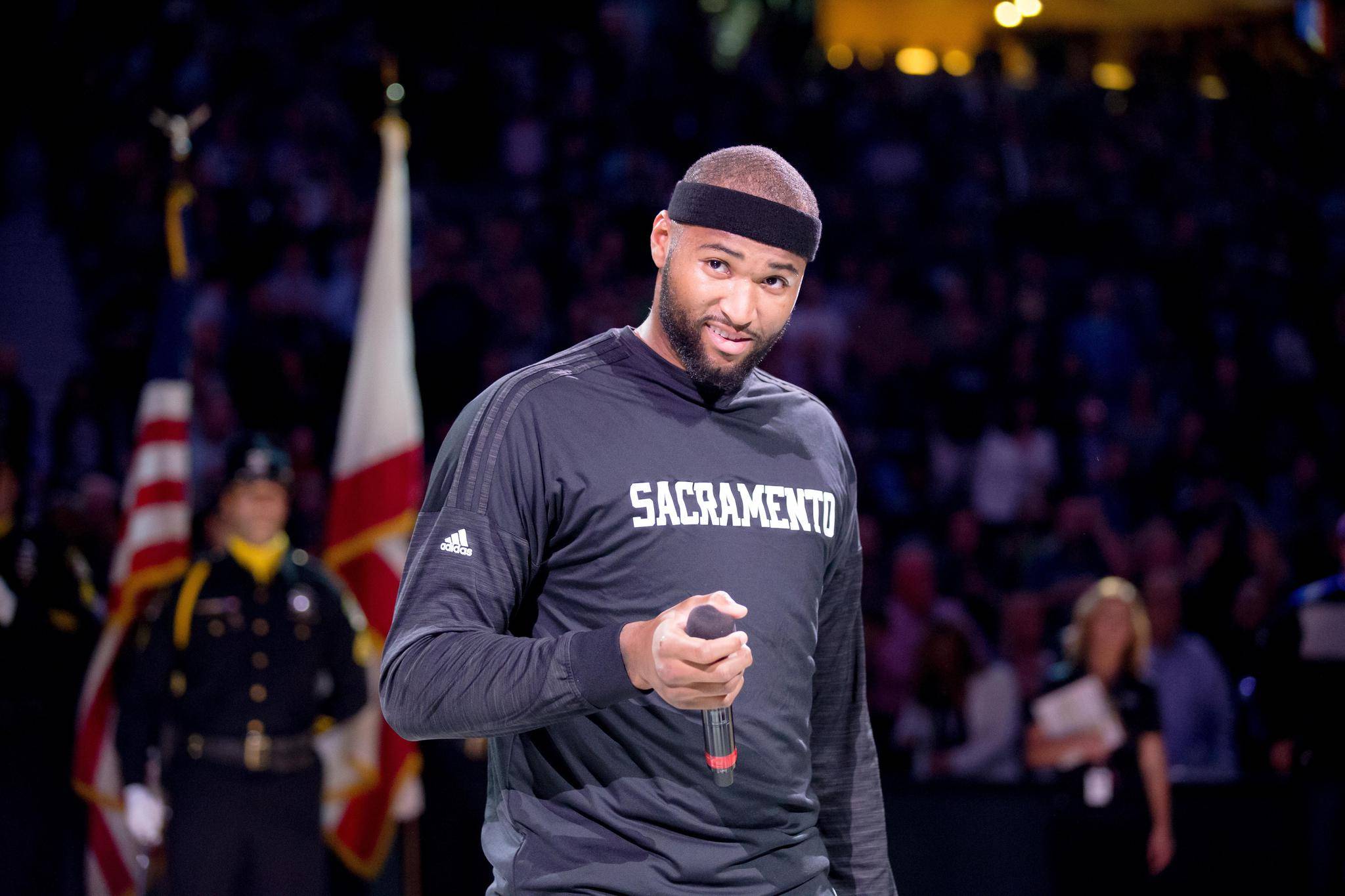 快船暂停考辛斯合同,寻找新的内线支援 快船暂停考辛斯合同,寻找新的内线支援