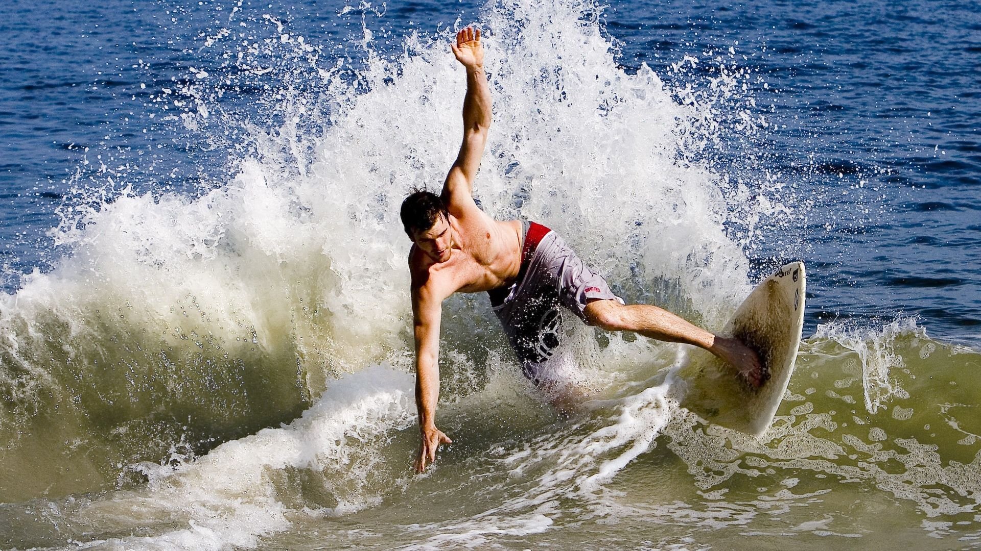 开云体育入口-绿茵沙盘上的关键一子，当摩洛哥的卡瓦哈尔于沉默处听惊雷