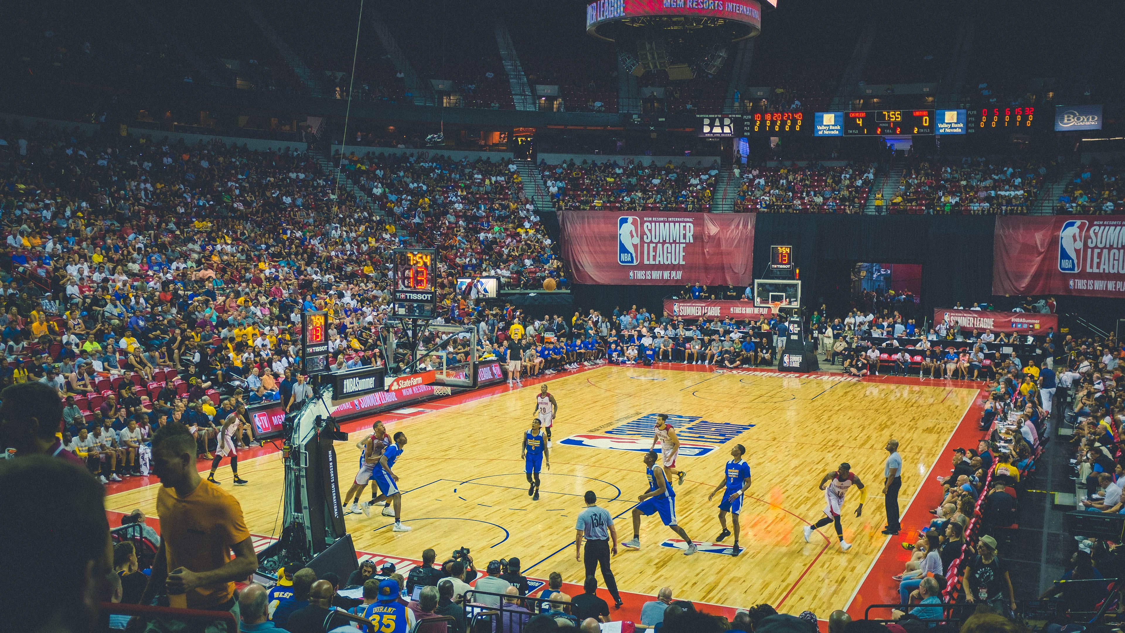 颠覆与奇迹，当韩国队碾压德国队，黄鸭组合点燃赛场